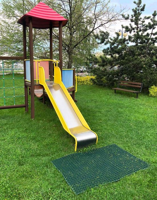 Gumová zatrávňovacia rohož pre detské ihriská zelená 100x150 cm